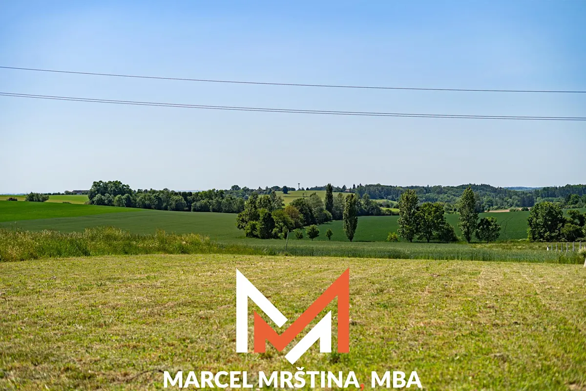 Prodej stavebního pozemku 1771 m²